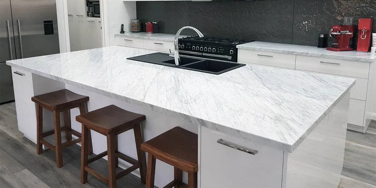 white marble countertops 2